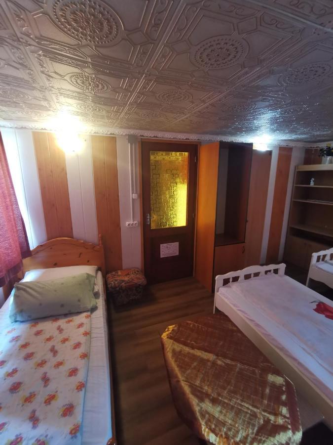 Edit Vendeghaz Tiszaújváros Exterior foto
