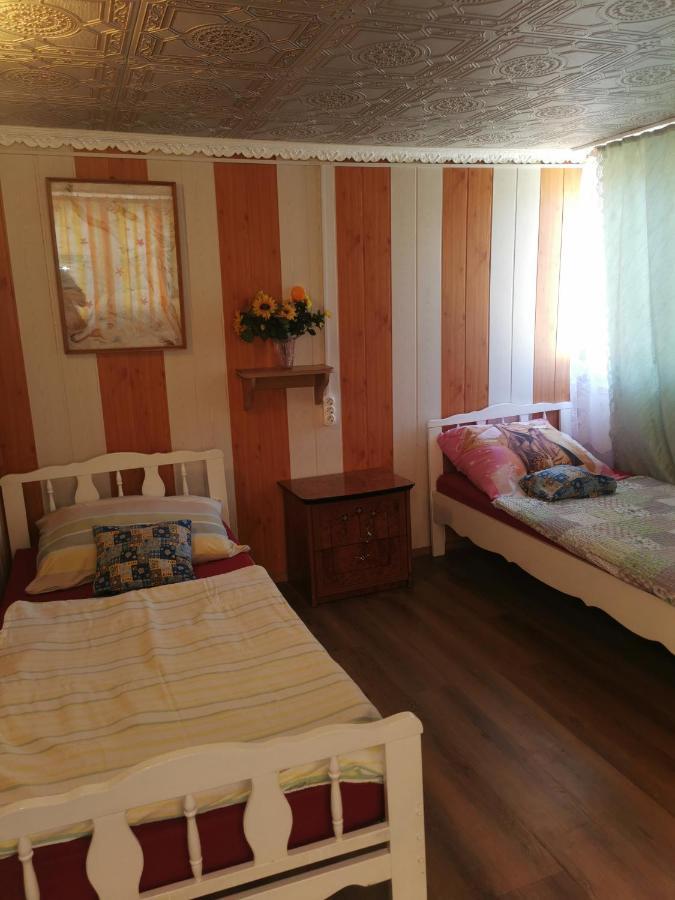 Edit Vendeghaz Tiszaújváros Exterior foto