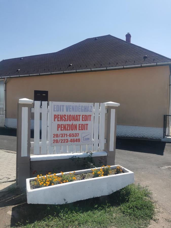 Edit Vendeghaz Tiszaújváros Exterior foto