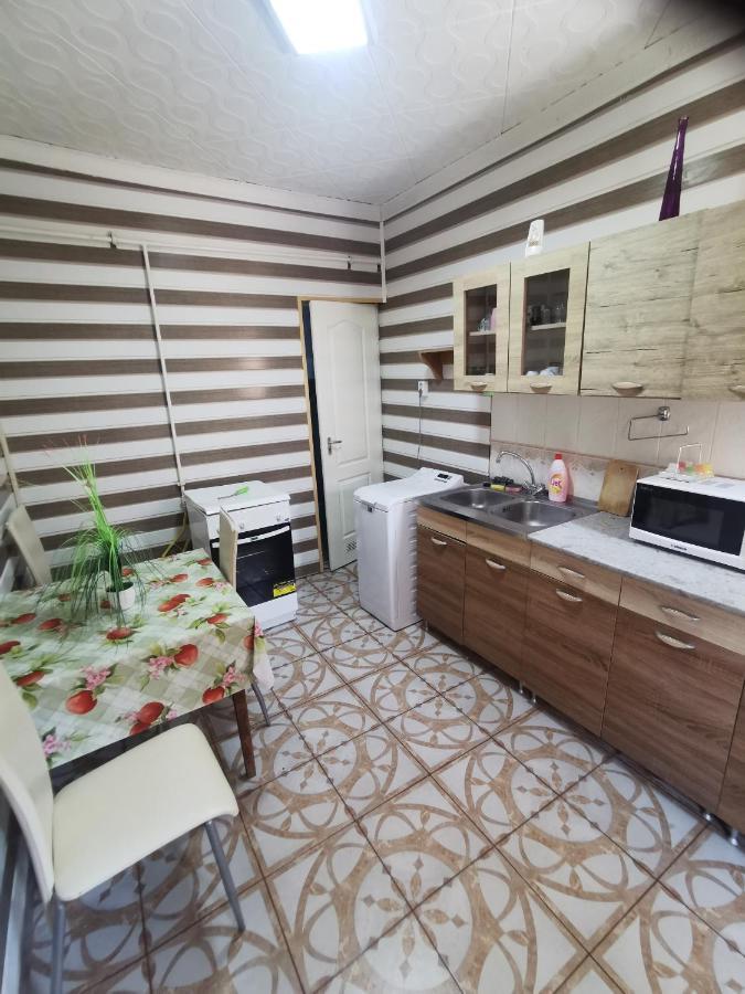 Edit Vendeghaz Tiszaújváros Exterior foto