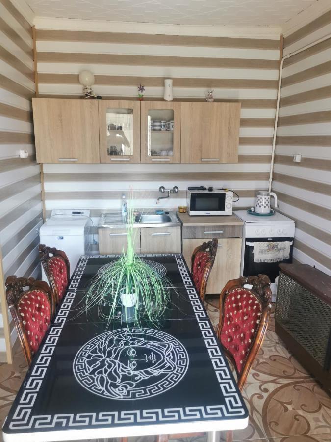 Edit Vendeghaz Tiszaújváros Exterior foto