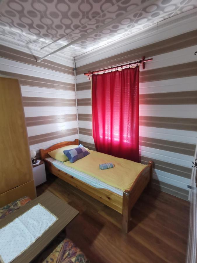 Edit Vendeghaz Tiszaújváros Exterior foto