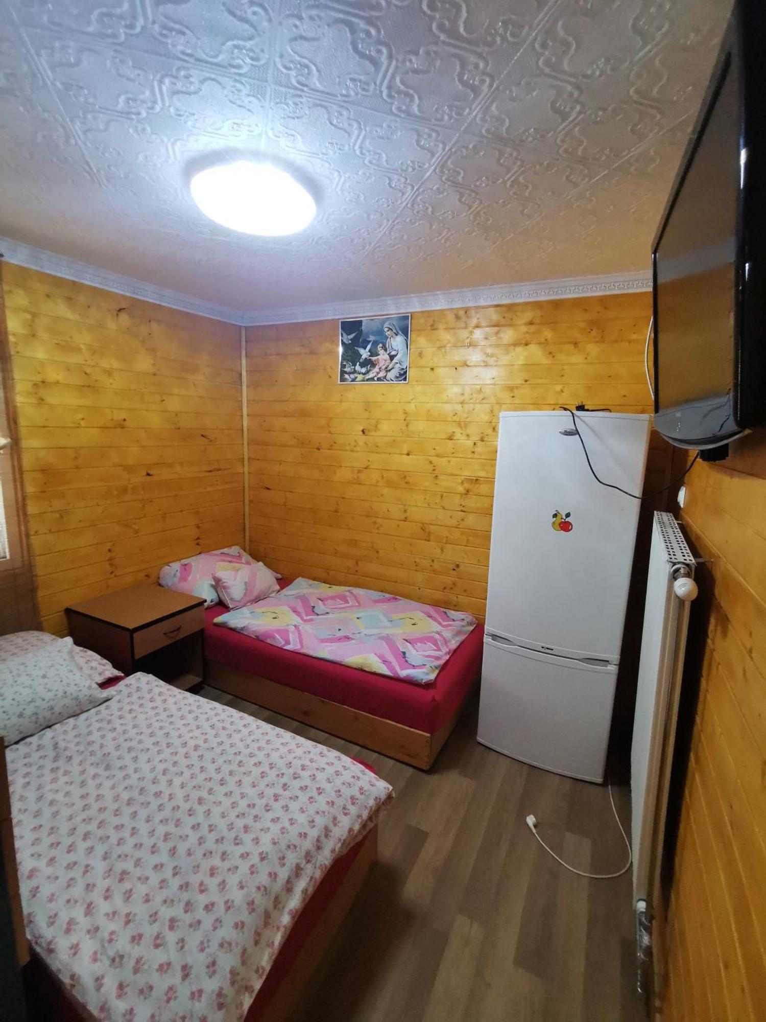Edit Vendeghaz Tiszaújváros Cameră foto