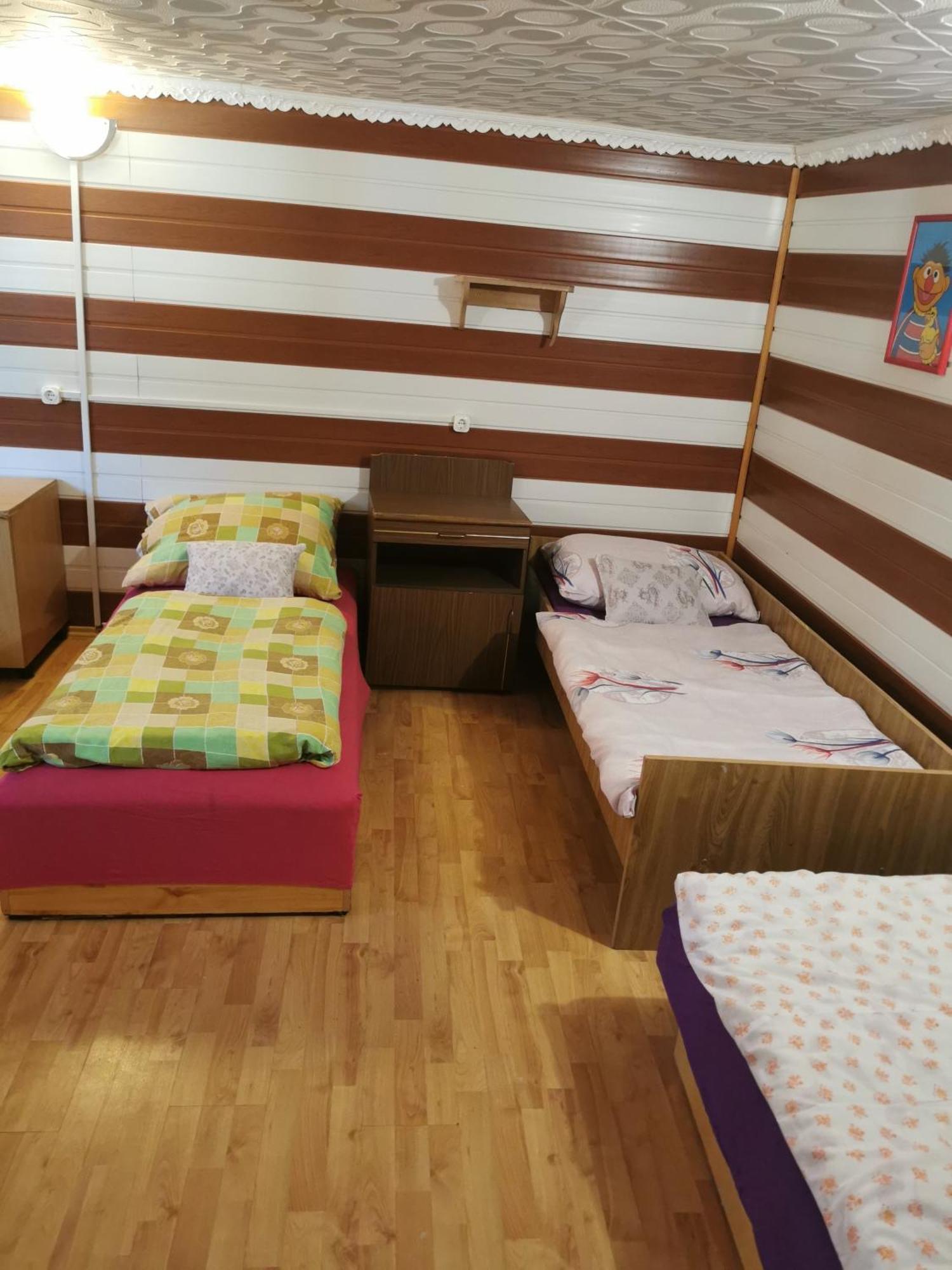 Edit Vendeghaz Tiszaújváros Cameră foto