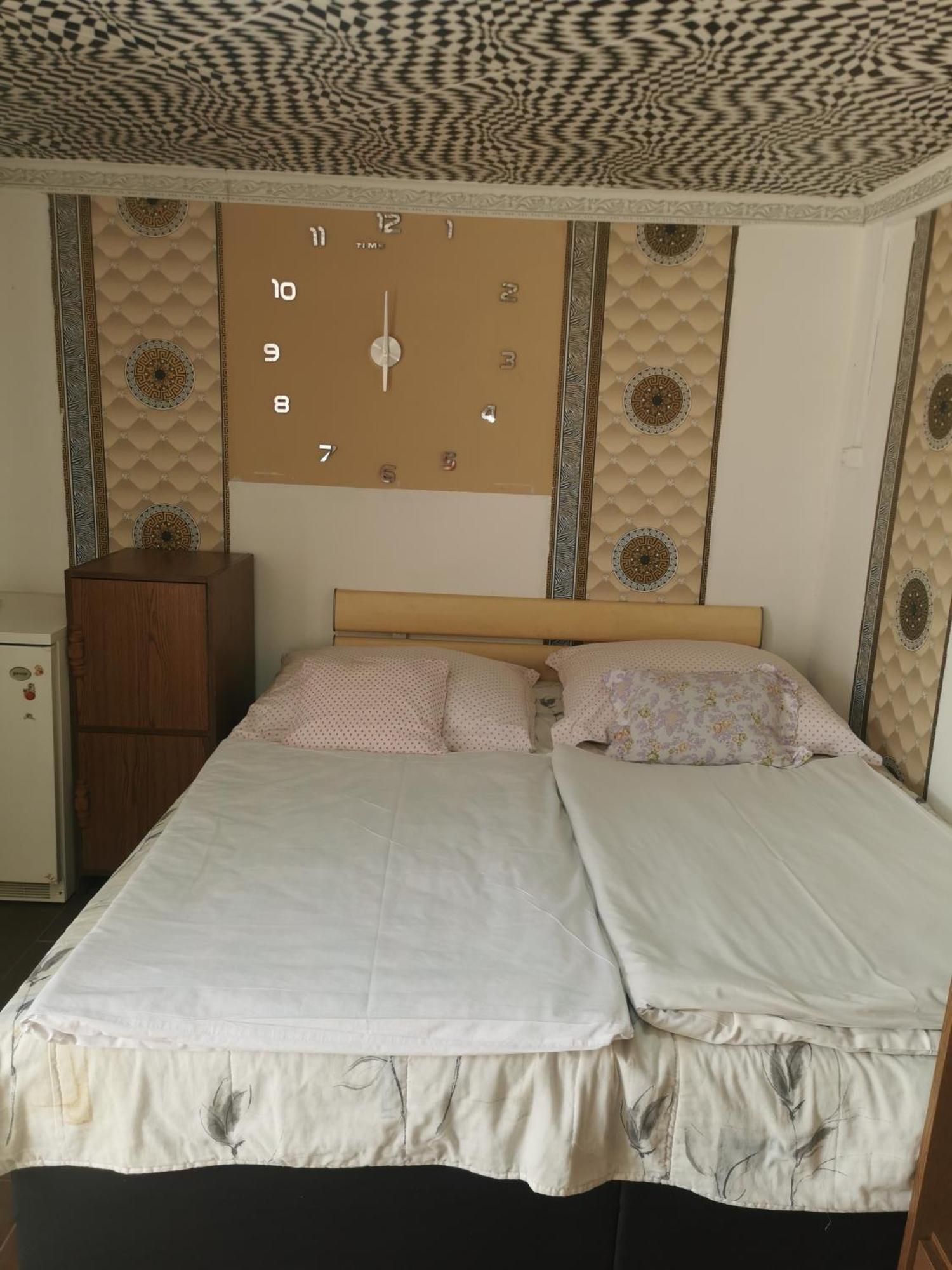 Edit Vendeghaz Tiszaújváros Cameră foto