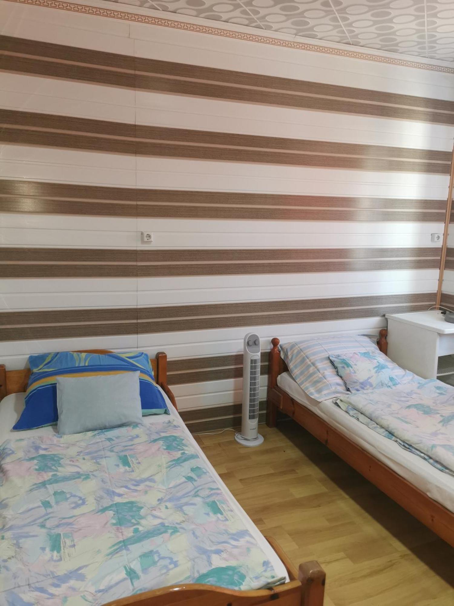 Edit Vendeghaz Tiszaújváros Cameră foto